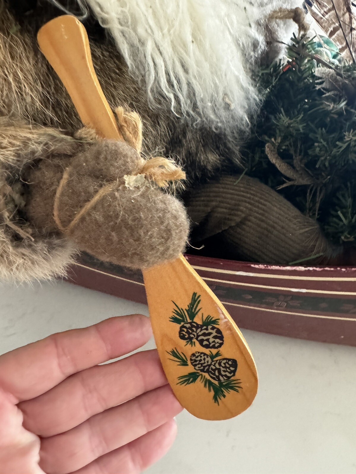 RUSTIC Trapper Santa Mountain Real Fur Rowing canoe Skis Raccoon Centerpiece XL