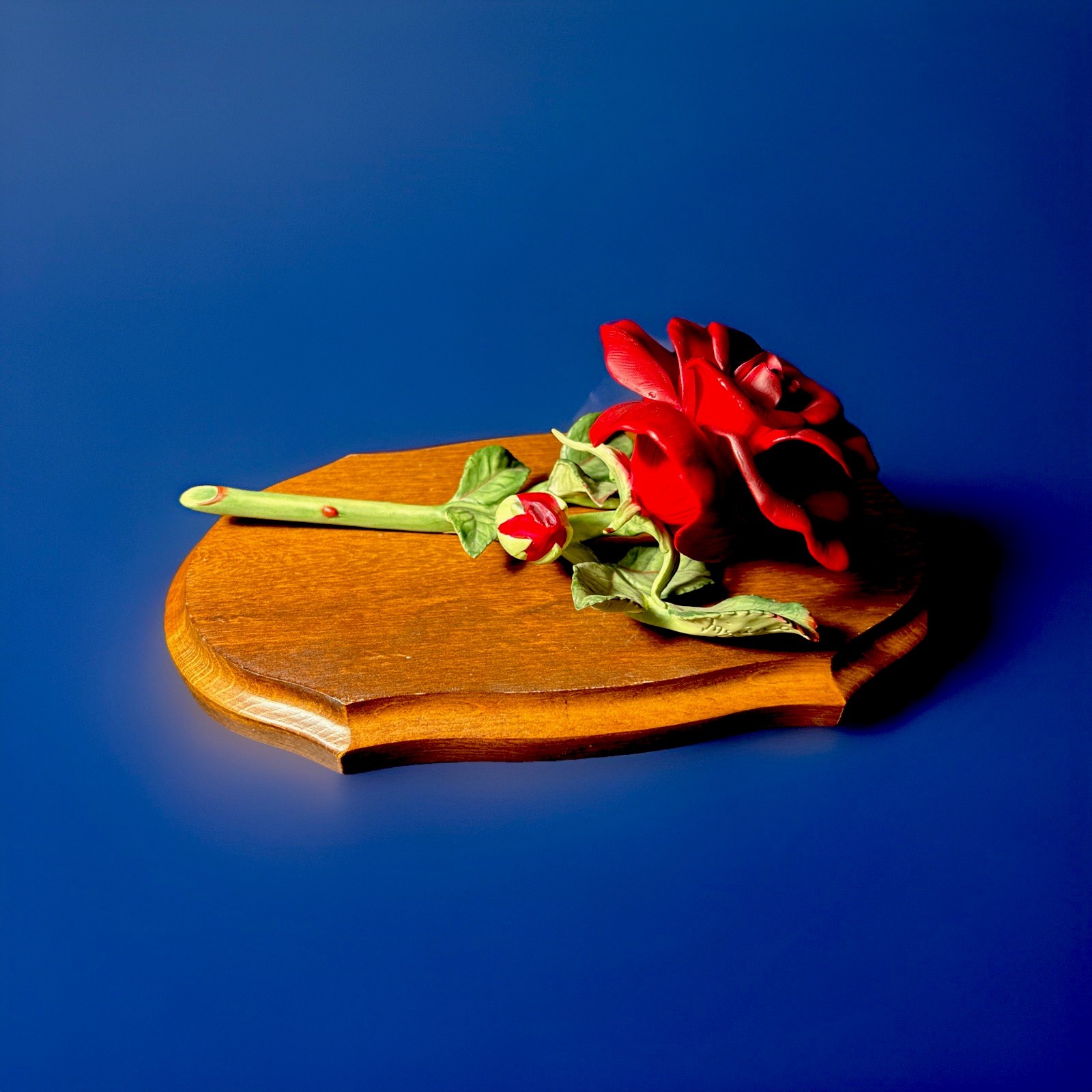 HOMCO Masterpiece Collection Red Rose on Wooden Base Mizuno Bone China Flower