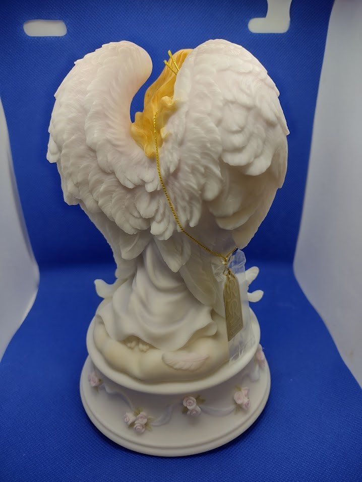 Seraphim Classics Angel music box Figurine