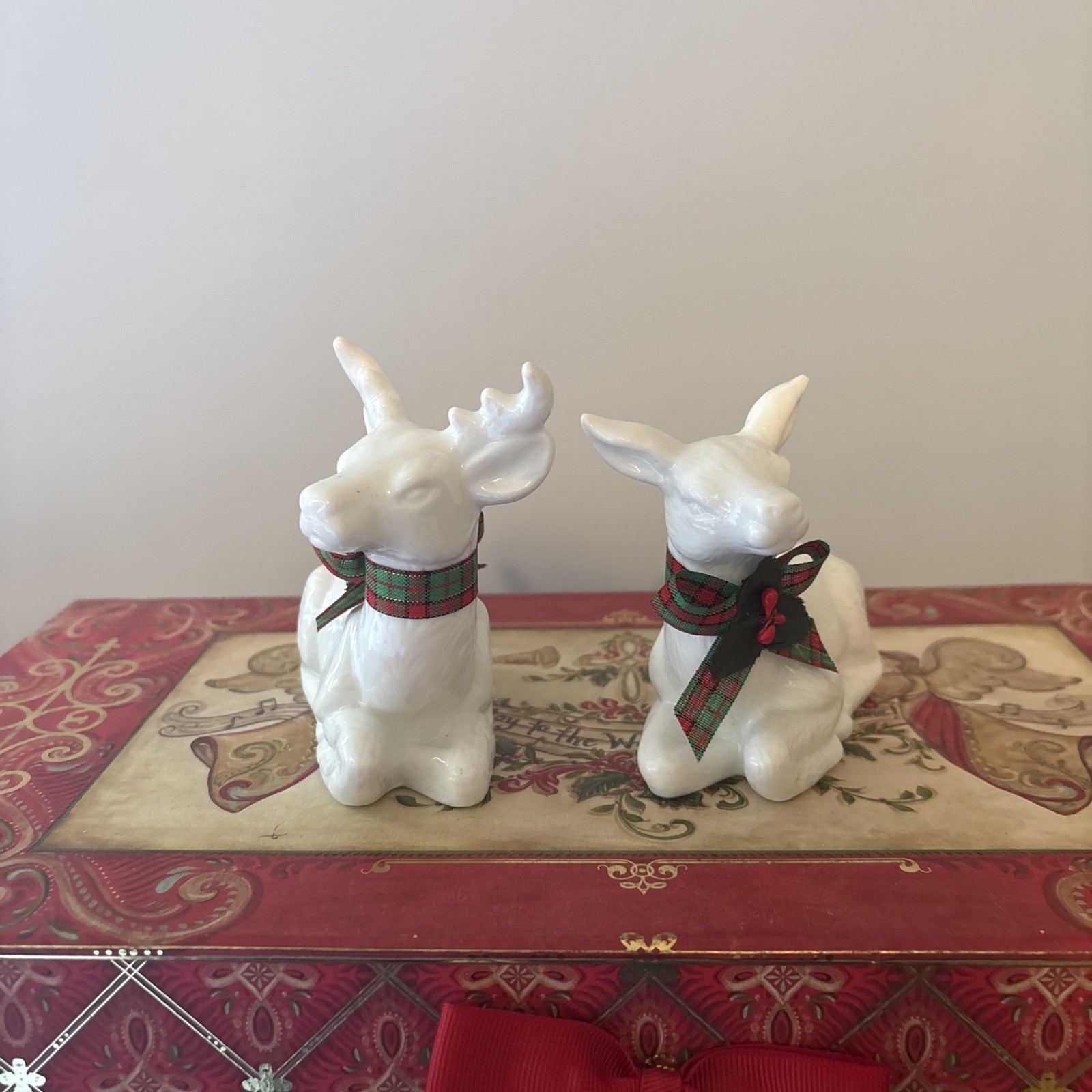 Set Of White Porcelain Deer With Holiday Bows 4×3.5 In