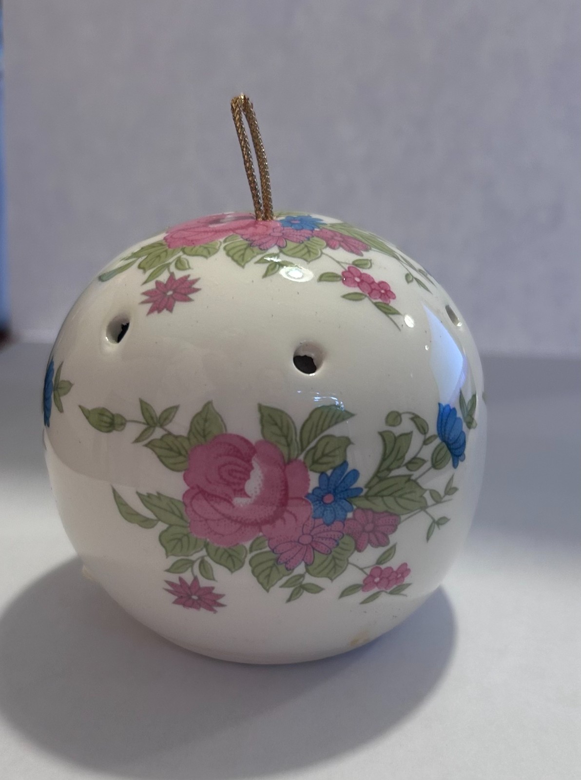 ceramic 1950s hanging ball air freshener (VINTAGE)