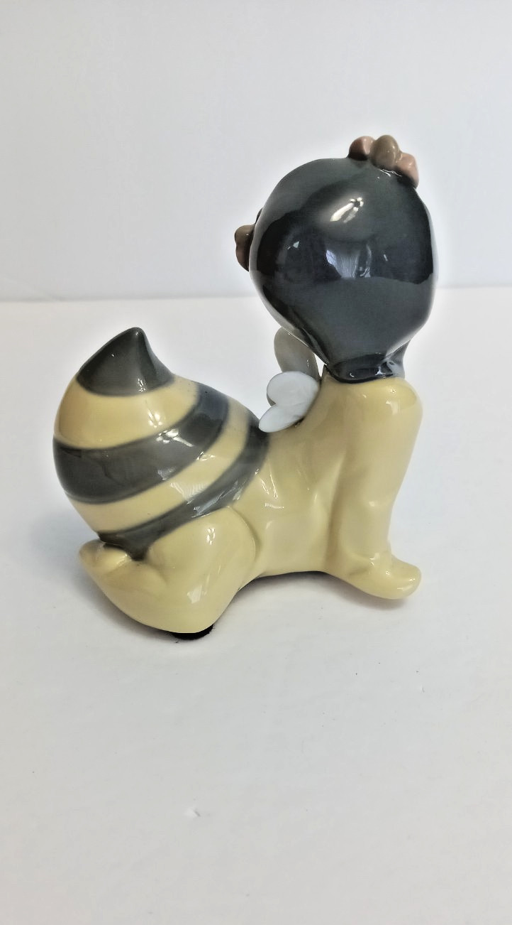 Lladro Nao My Little Bumble Baby Bee #1474 – Mint Condition Figurine