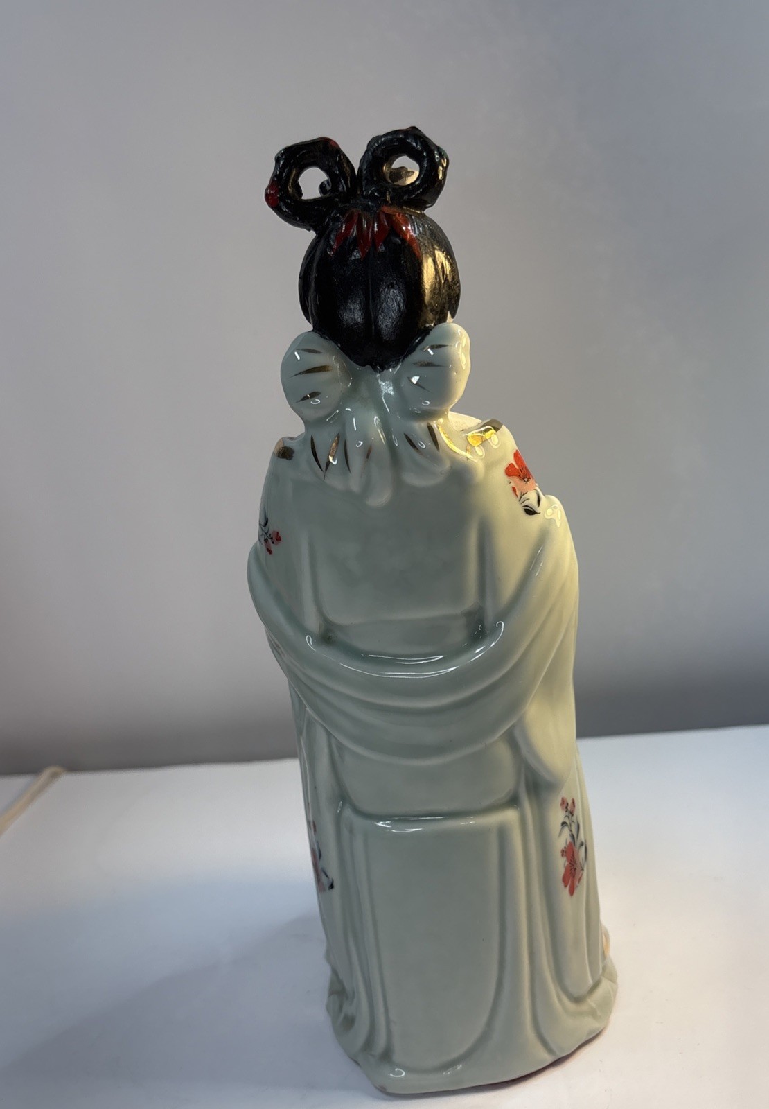 Vintage Large 10” Porcelain Japanese Seated Geisha Flowers Drum Gold Trim