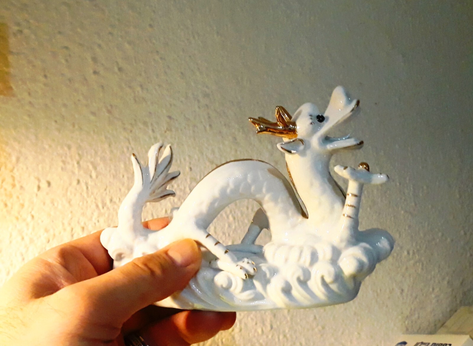 Excellent Porcelan Figure United Kingdom White Dragon With Gold Plated Happiness
