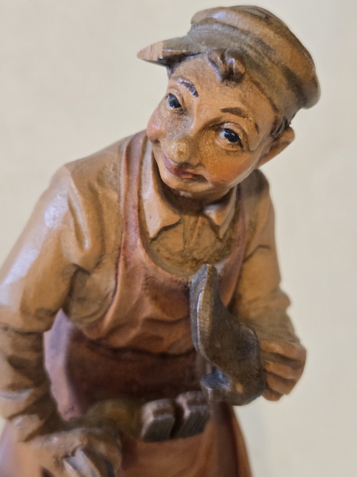 Wood Carved Sculpture Man Cleaning Shoes 7″ Tall Beautifully Detailed Vintage