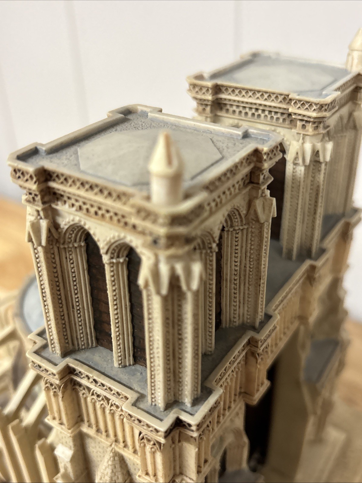 Vintage Harmony Ball Co Notre Dame Cathedral Lighted Resin Statue Figurine 2005