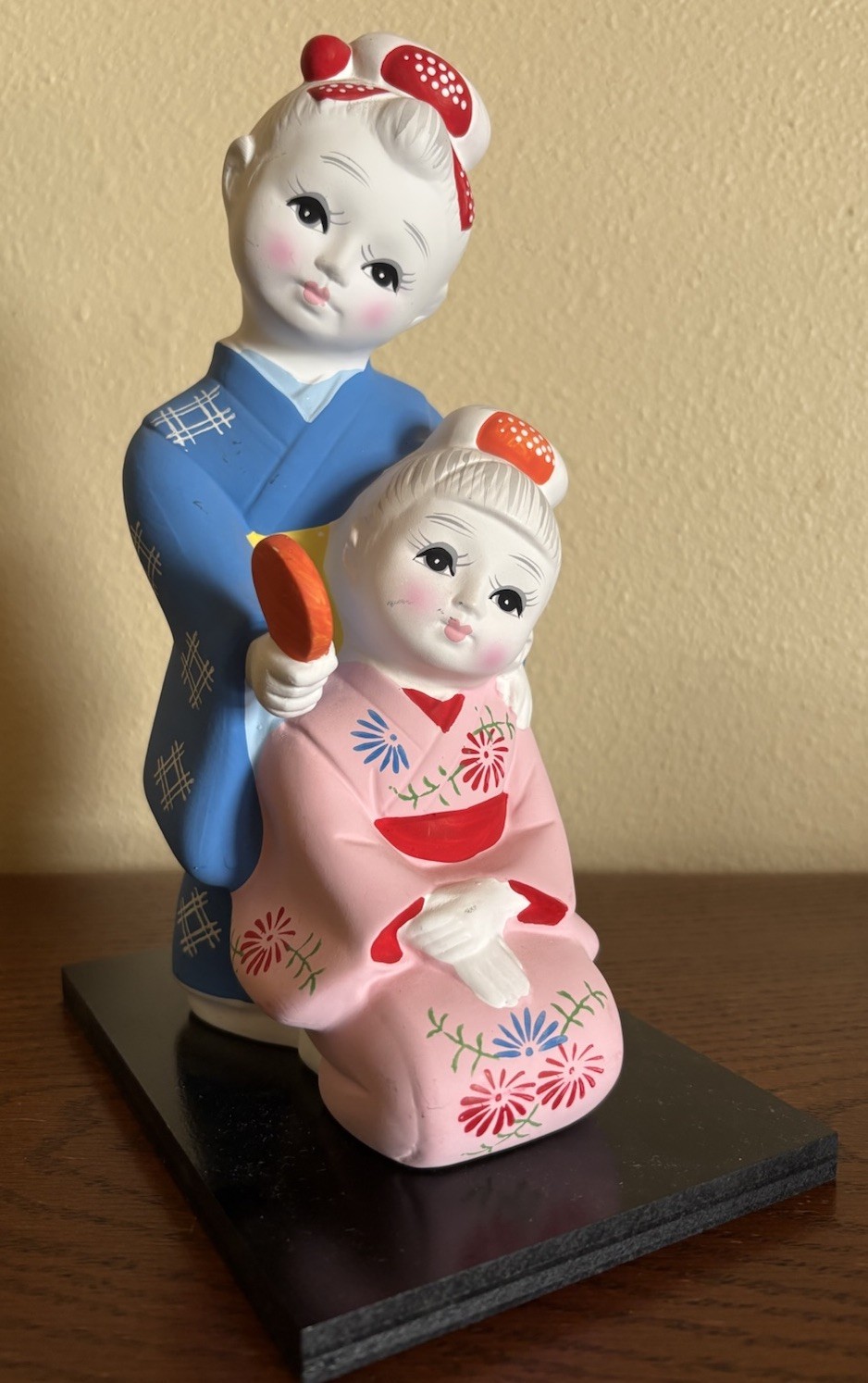 JAPANESE 9.5” FIGURINE 2 GIRLS IN TRADITIONAL DRESS Import