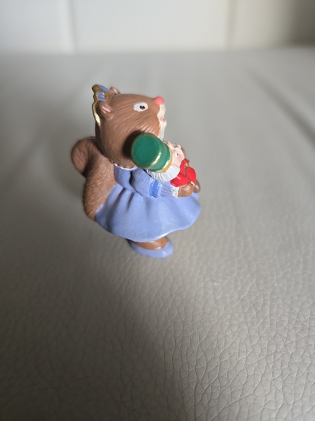Merry Minatures – Hallmark – Vtg. 1995 Clqra Squirrel Nutcracker Figurine X-mas