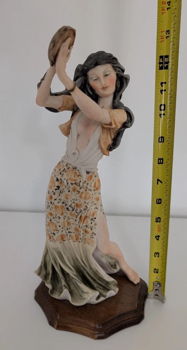 Giuseppe Armani Figurine Gypsy Dancer Statue Capodimonte Made in Italy