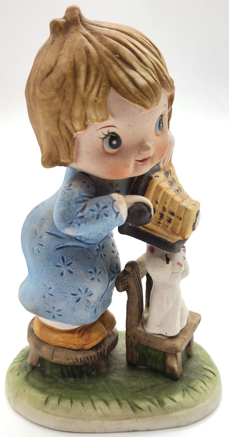 Vintage Royal Crown Child Camera Cat Figurine