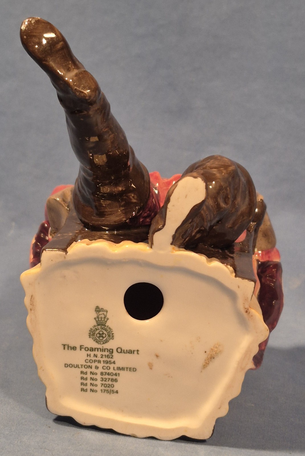 Royal Doulton Figurine The Foaming Quart, HN 2162, 5 1/2″ Tall