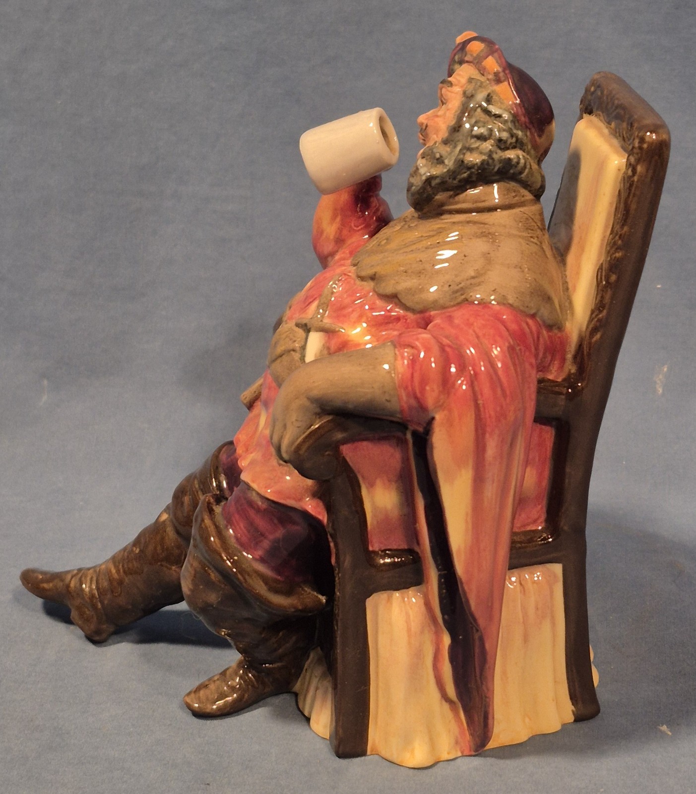 Royal Doulton Figurine The Foaming Quart, HN 2162, 5 1/2″ Tall