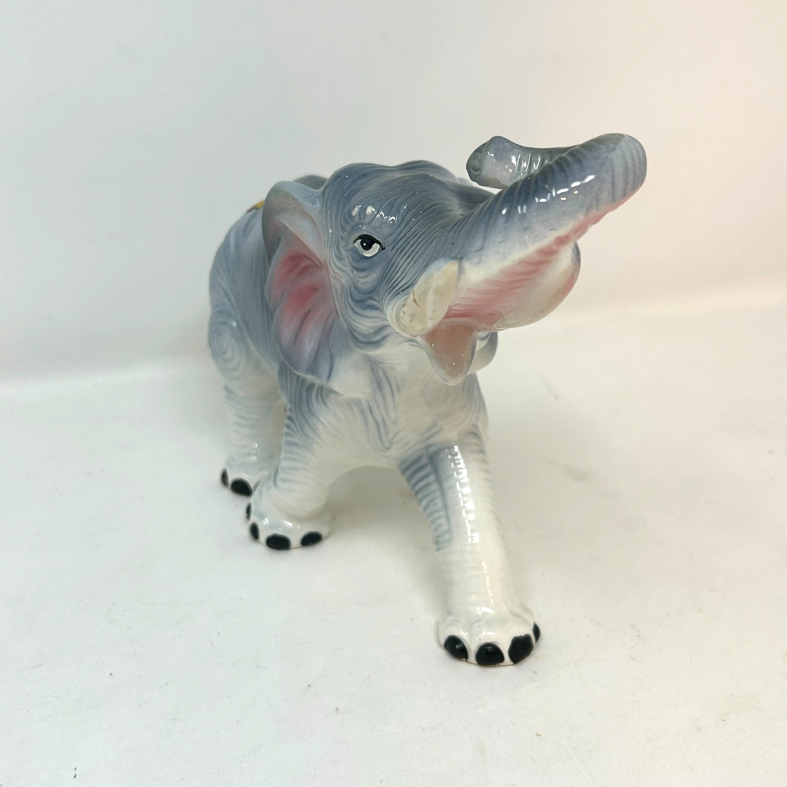 Bluestone Dam Hinton W.Va elephant souvenir west virginia tourist 1960s ceramic
