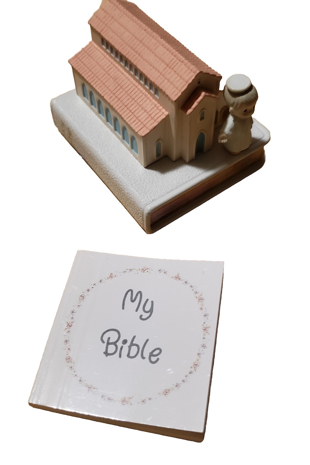 Precious Moments 1991 There’s A Christian Welcome Here Plastic W/Mini Bible