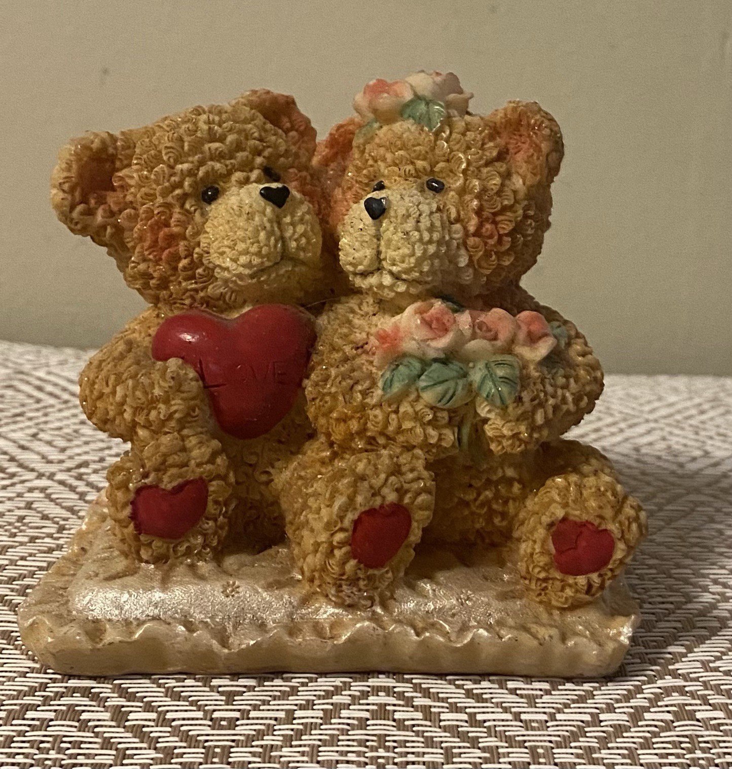 Pre-Owned Vintage Teddy Bears Figurine Couple In Love ~ Resin