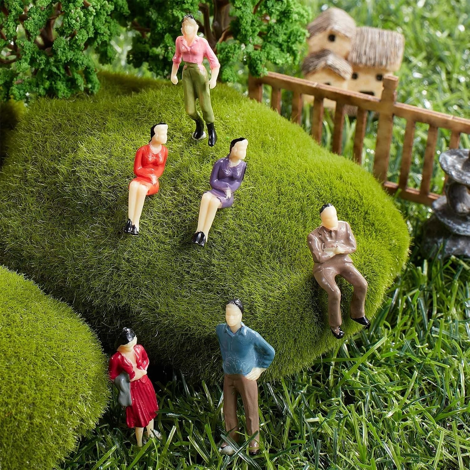 Diverse 1:50 Scale Miniature Figures Collection