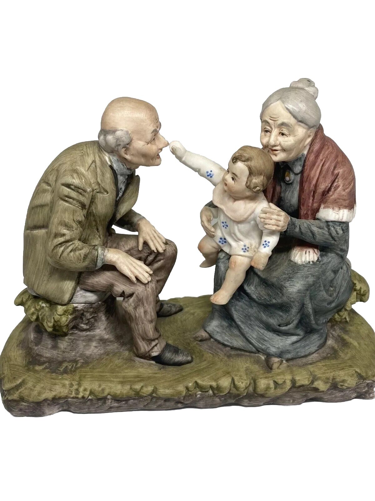 Sculpture Figurines Grandparents With Child