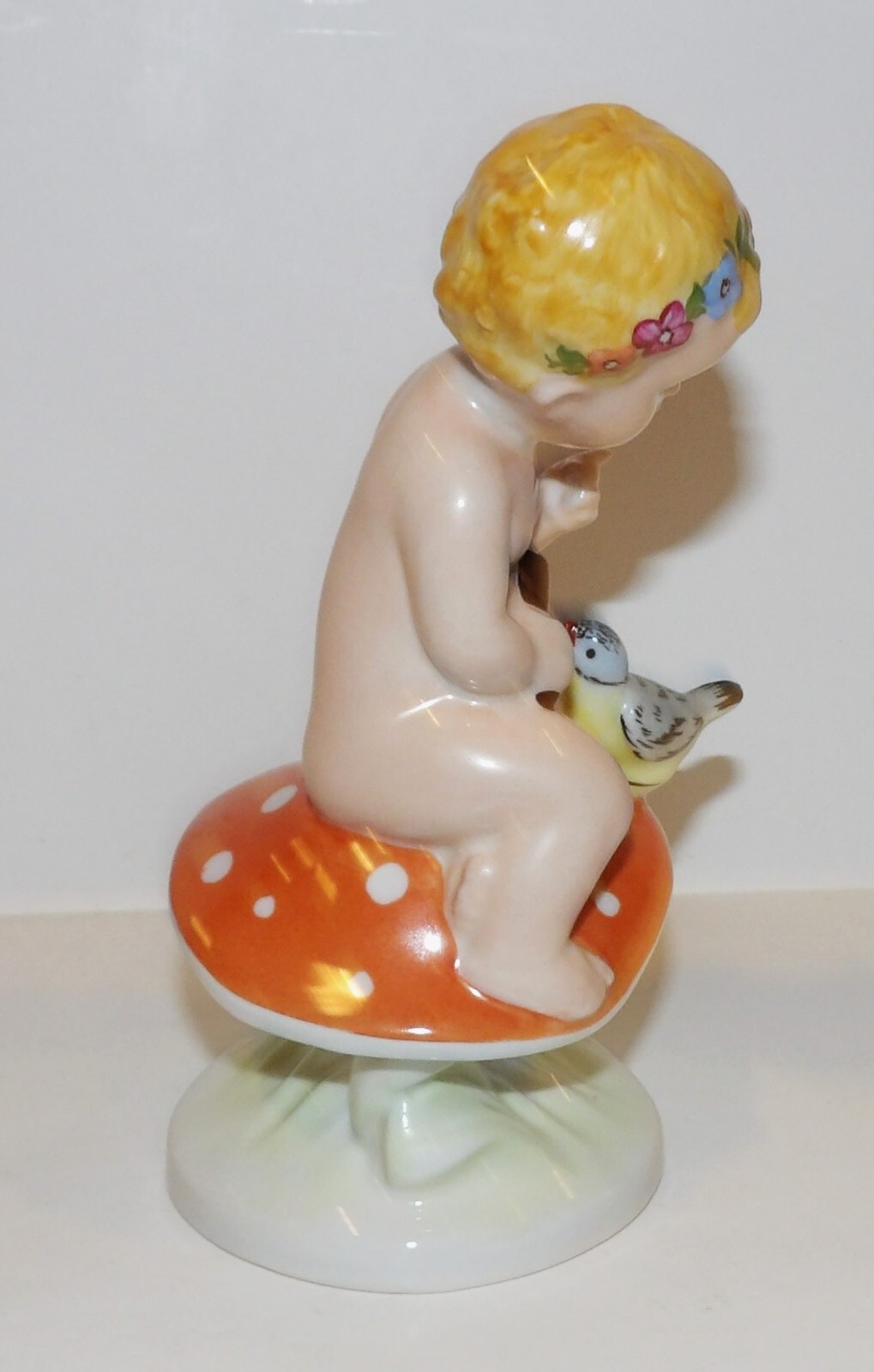 ROYAL DUX CZECH REPUBLIC BOY WITH FLUTE & BIRD ON MUSHROOM 6 5/8″ FIGURINE