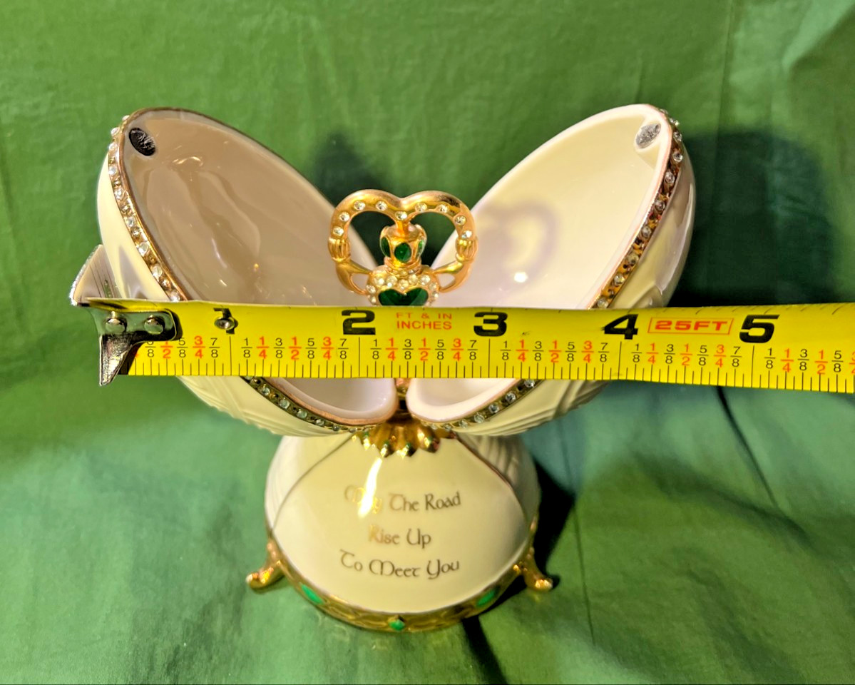 Irish Treasure Emerald Jewel Porcelain Musical Egg Crystals, 22K Plated Claddagh