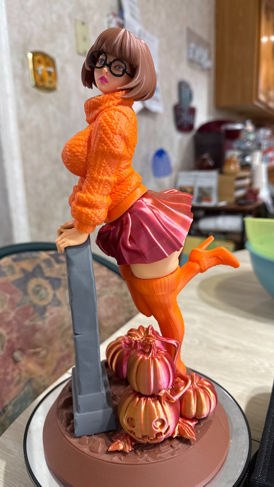 Full-Color Velma Graveyard Figure -Premium Multi-Color 3D Printed Statue @ 1:6 s