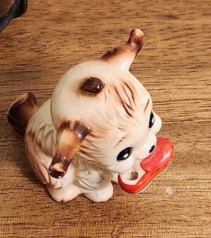 Kitchy Vintage Anthropomorphic Bone China Puppy Dog Carrying Slipper Set/2 VGUC
