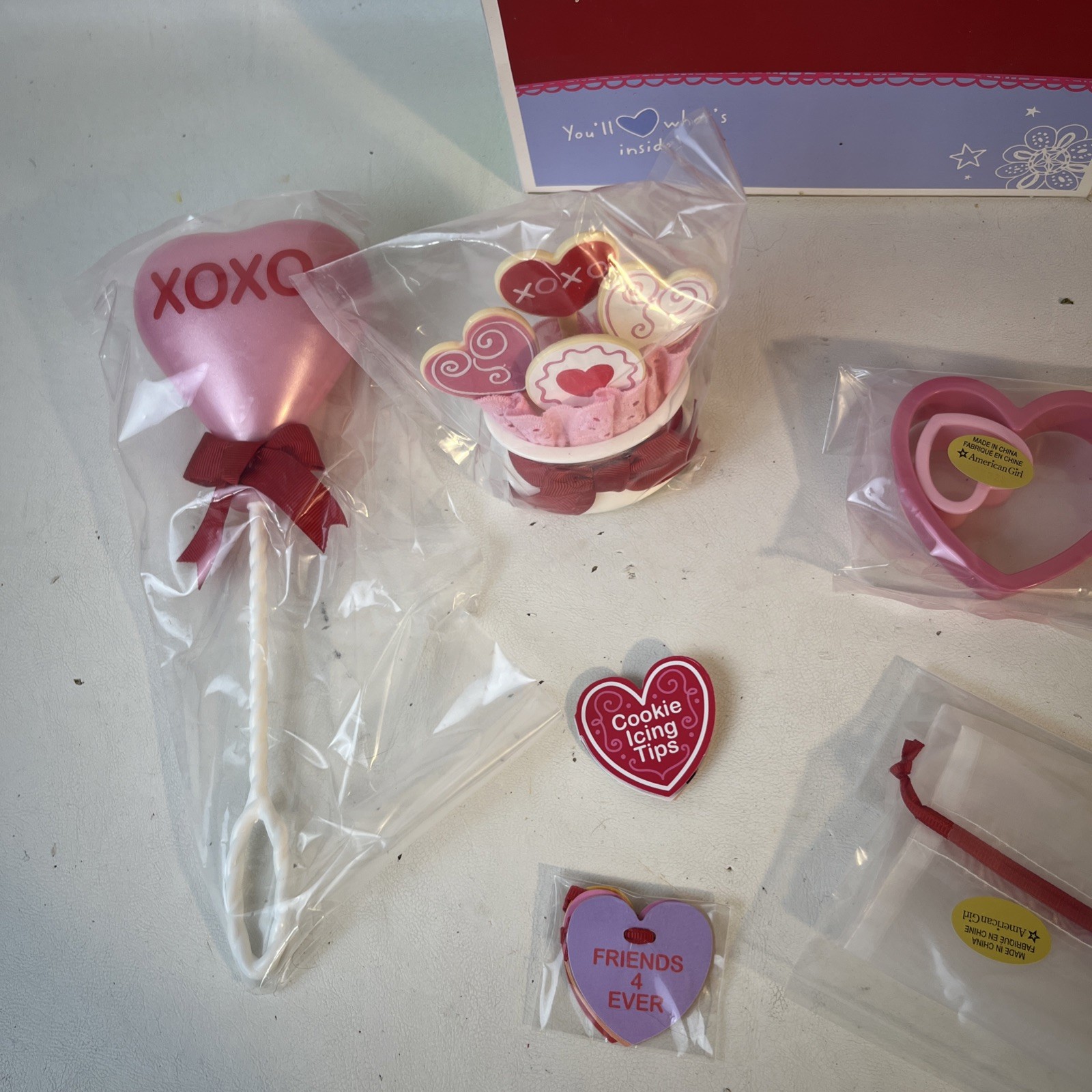 New In Box Retired American Girl Friends Are Sweet Set Valentine’s day