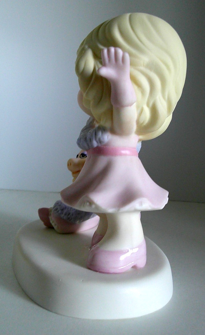 PRECIOUS MOMENTS “Our Friendship Is Fabulous” – #154014 – Disney Showcase – New