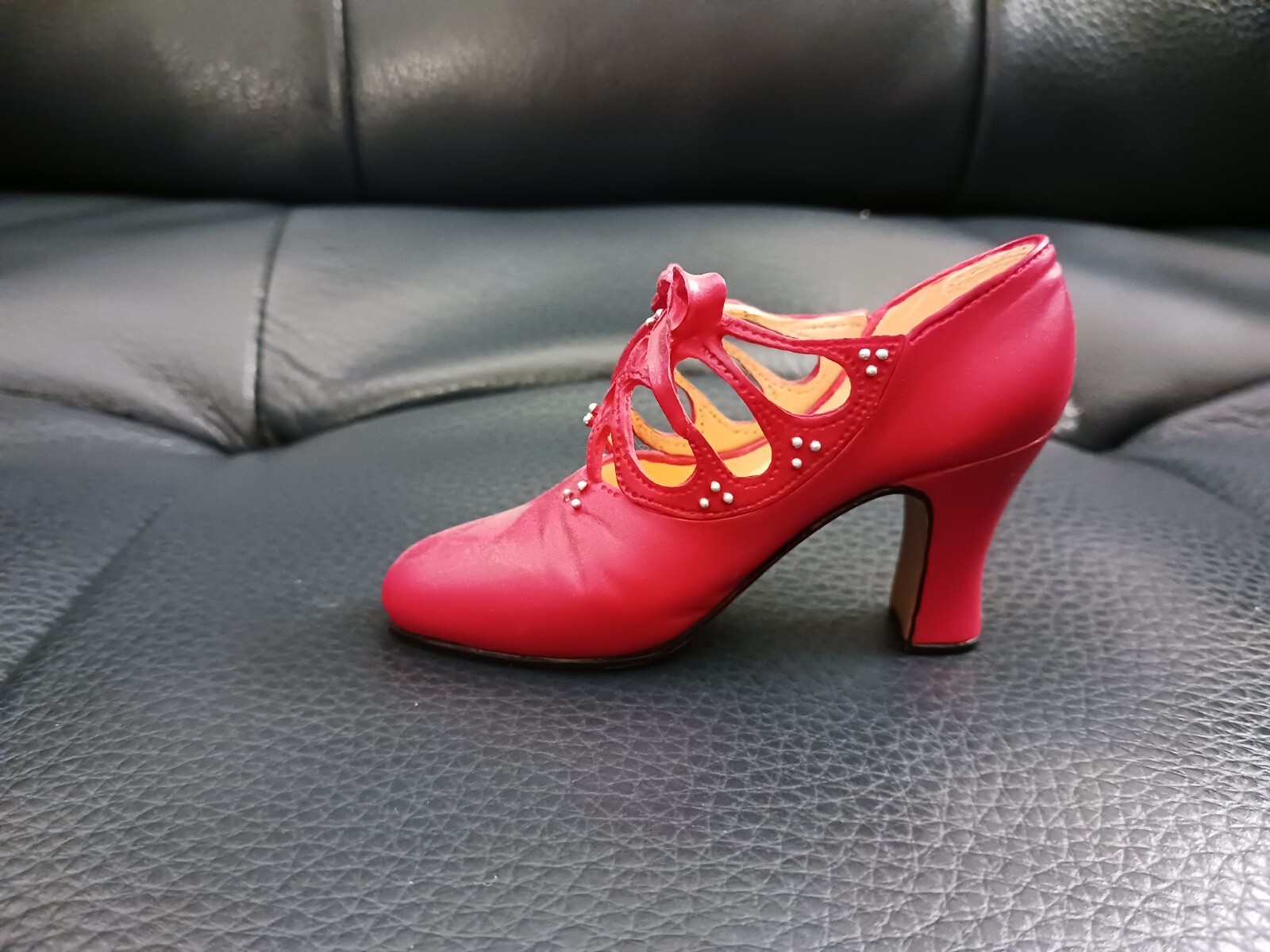 Just The Right Shoe By Raine Item #25419 “Charisma”, 2000, Unboxed