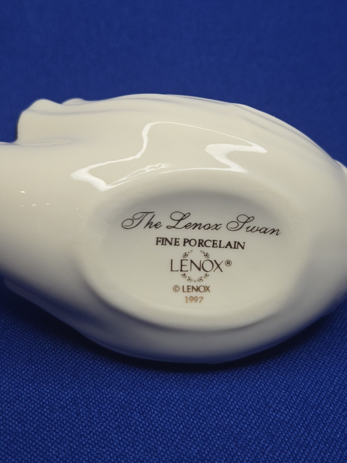 The Lenox Swan Gold Accents Trinket Dish Small 1997 3.5 in.