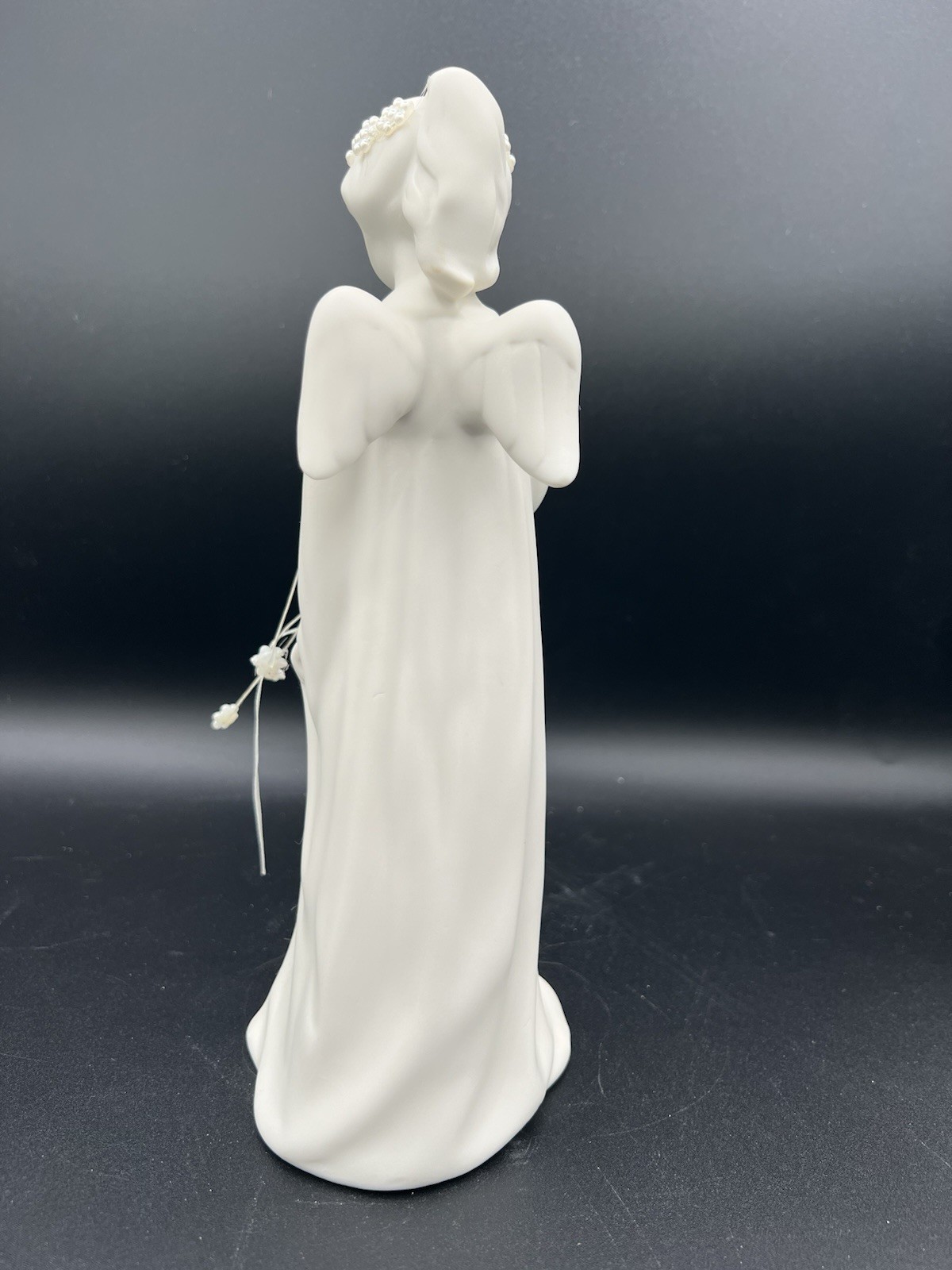 🕊️ Vintage Lighted 1990 Porcelain Bisque Angel Figurine with Pearl Bouquet
