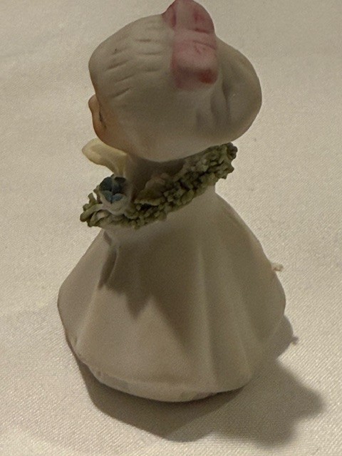 Vintage Napcoware 2.25″ Figurine – Girl With Pink Bow, Garland & Flowers