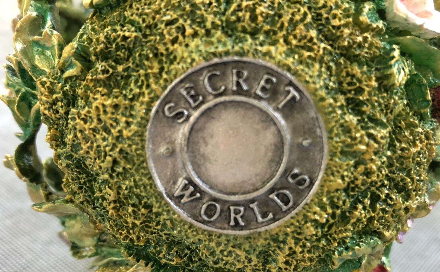 WILLITTS DESIGNS – SECRET WORLDS – THE WORLD OF FRIENDS (FROGS)