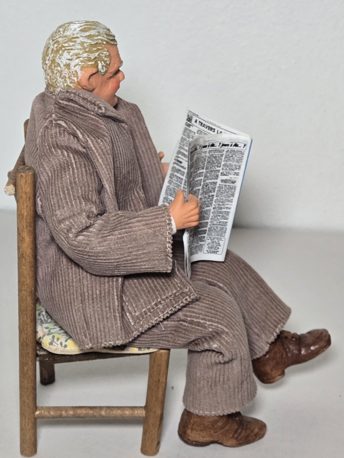 Santon de Provence Seated Man Reading Newspaper Figurine 8” Chair Removable
