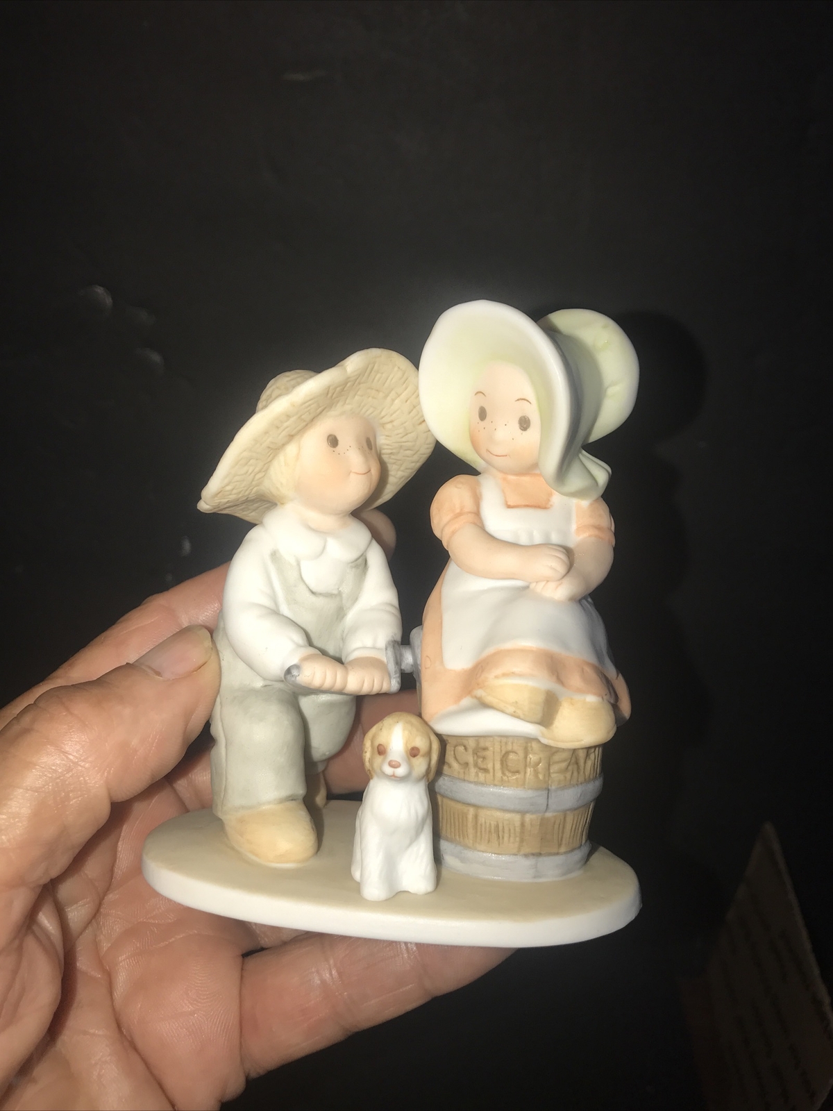 Circle of Friends “ The Lord Is Good “ Ice Cream Making Boy Girl Dog