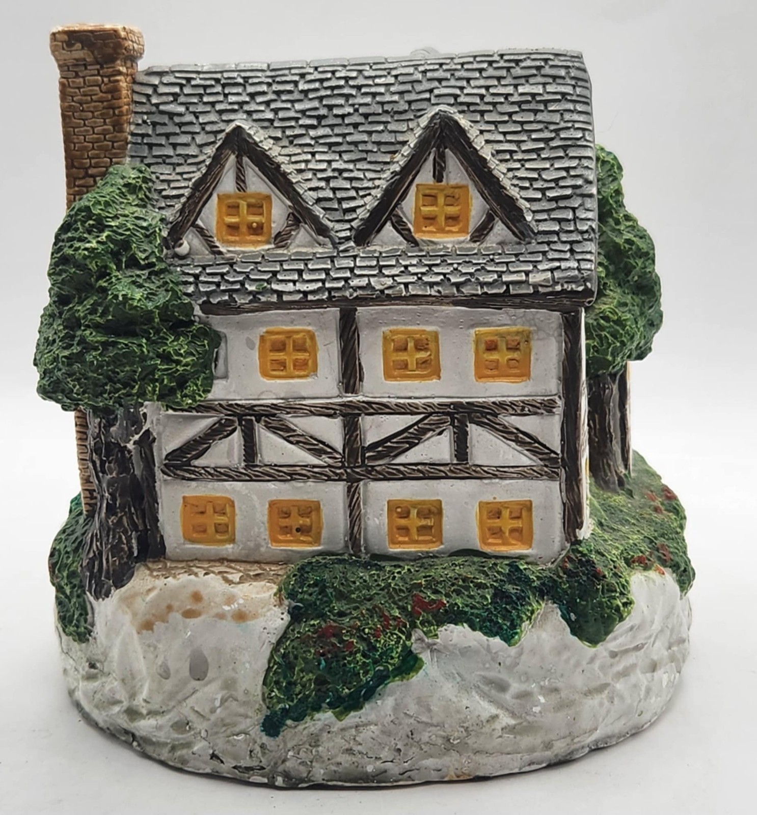 Two Vintage Cottages 5″ tall