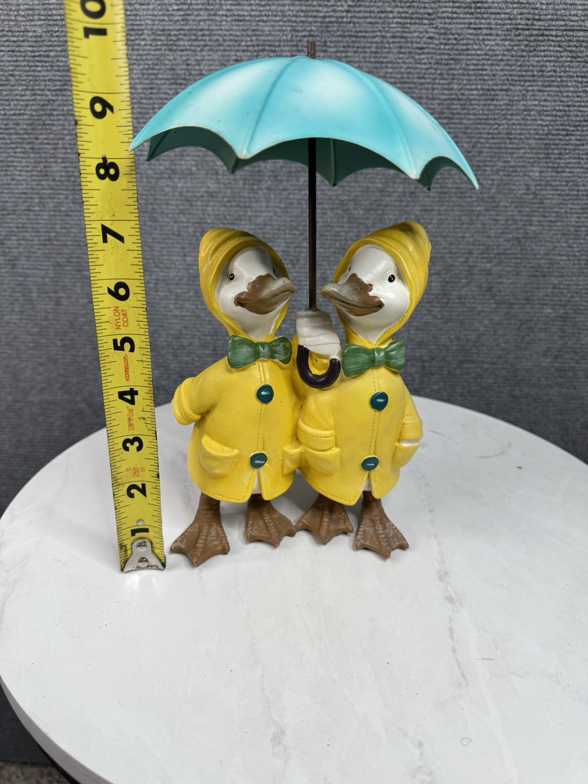 FAO SCHWARZ Ducklings Holding Umbrella Spring Resin Figurine Decor 10” Tall