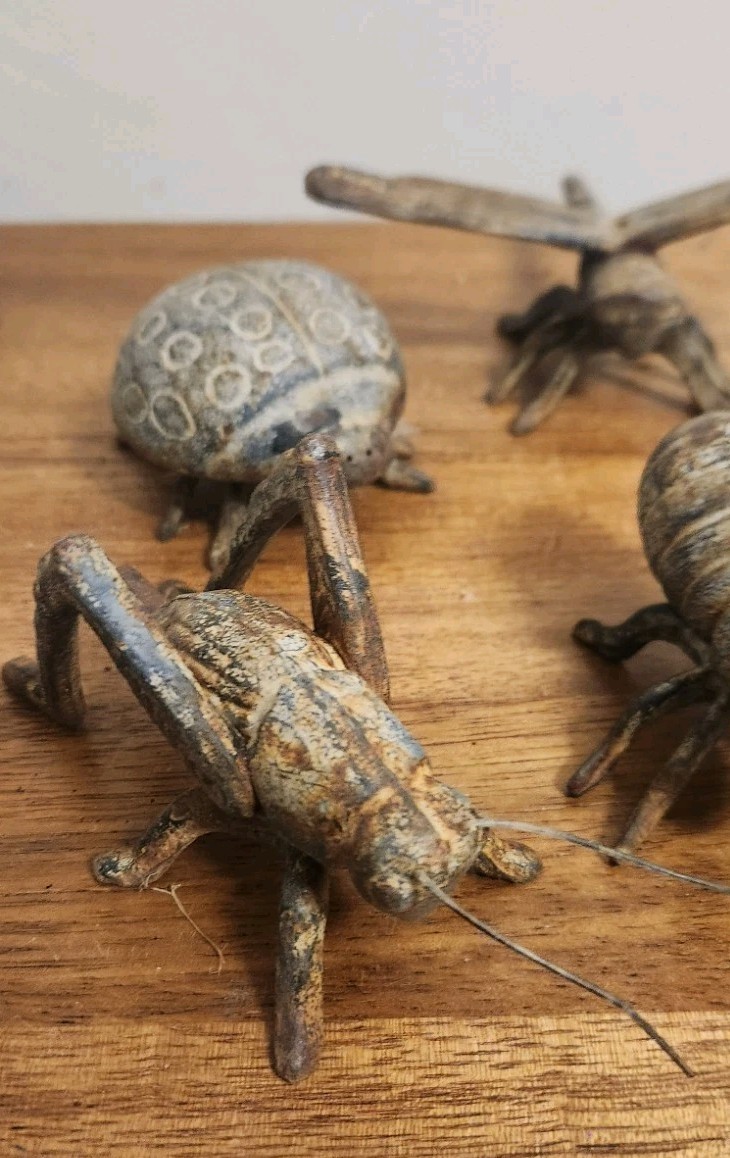6 Vtg Cast Iron Bugs, Bee, DragonFly,HouseFly,Grasshopper, Butterfly,LadyBug,Ant