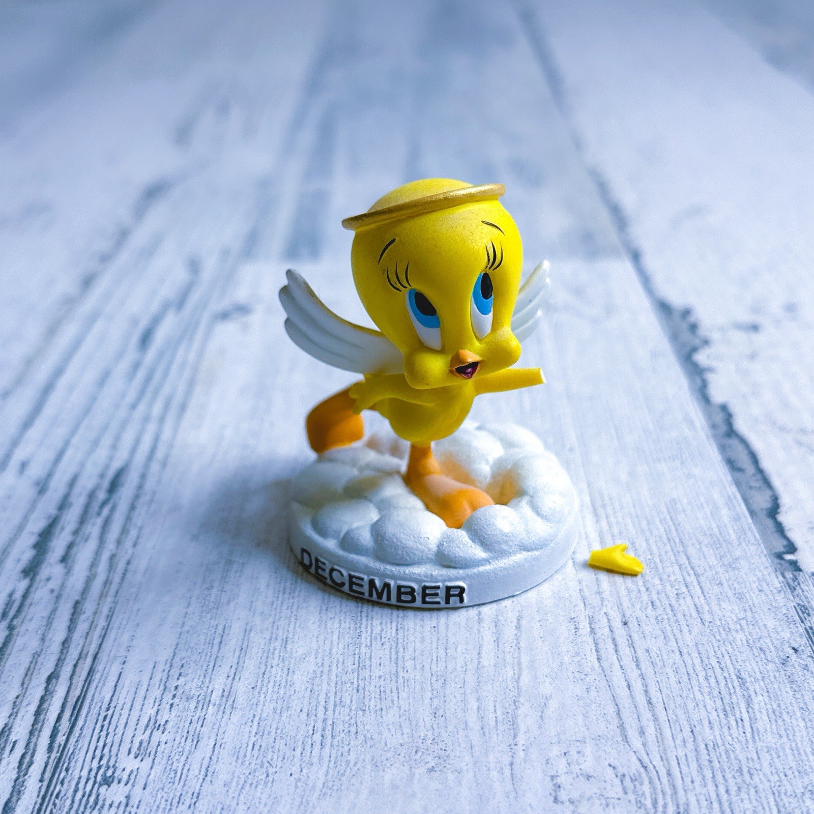 2000 Goebel Danbury Mint DECEMBER Tweety Bird Figurine Perpetual Calendar READ