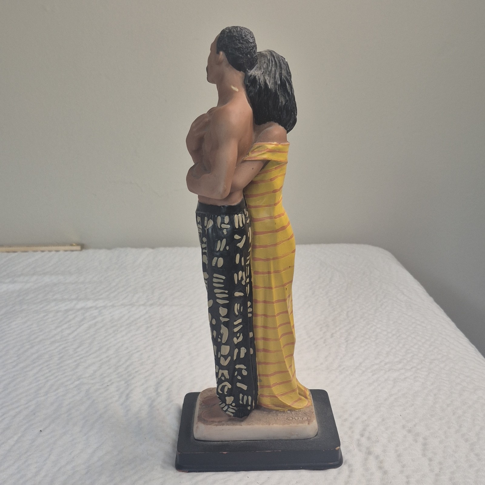 Ebony Treasures Embracing Couple Figurine Statue 2000-2009 Resin Painted