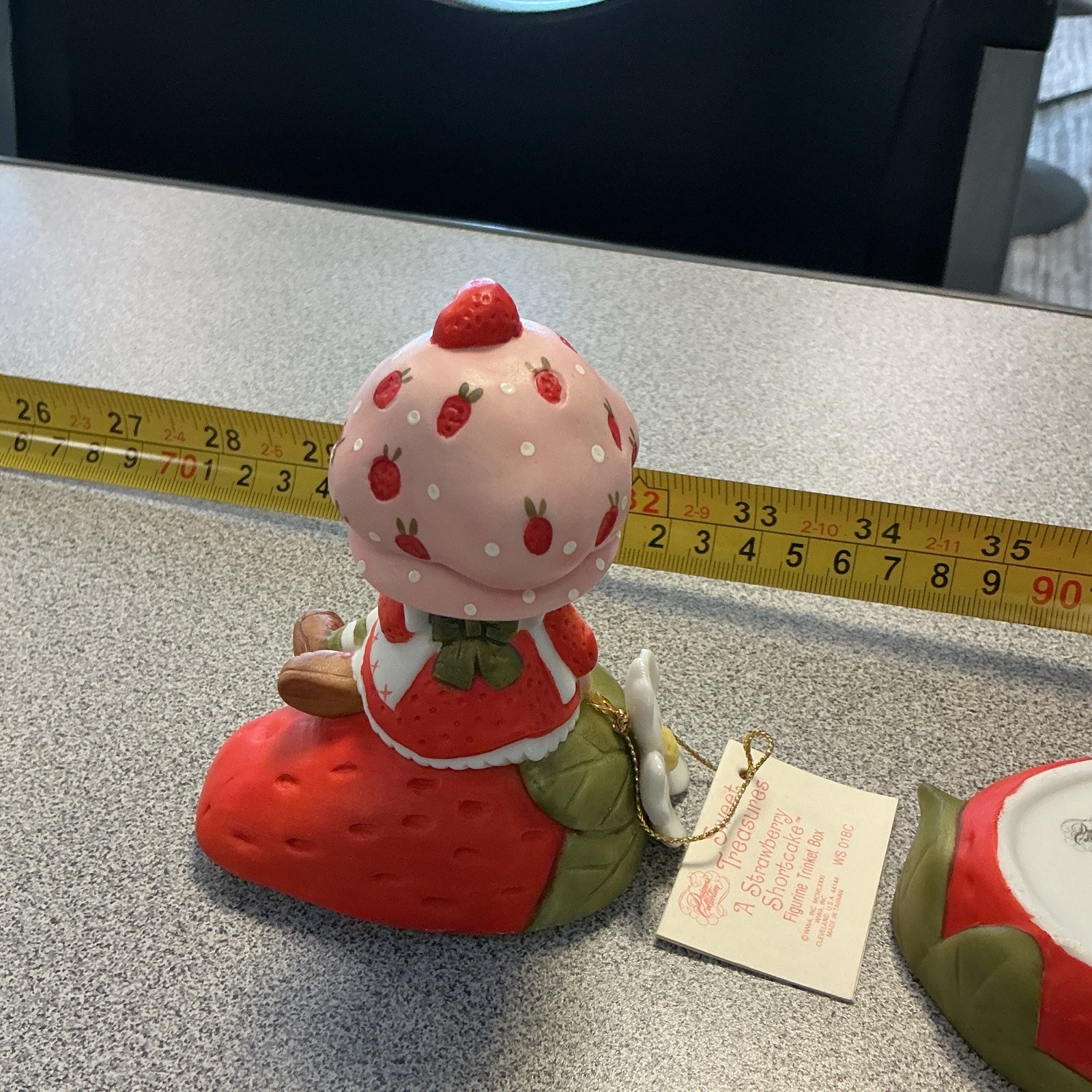 Sweet Treasures Strawberry Shortcake Figurine Trinket Box Ceramic Hand Painted