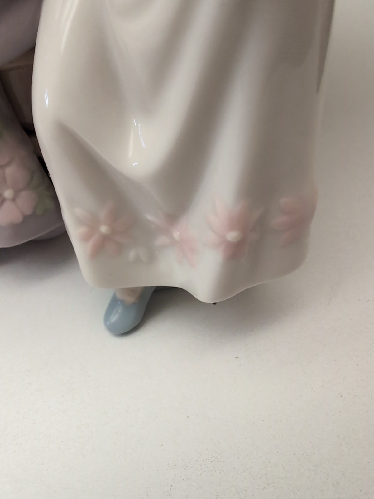 VTG O’Well Mother And Child Daughter Love Porcelain Figurine Flowers