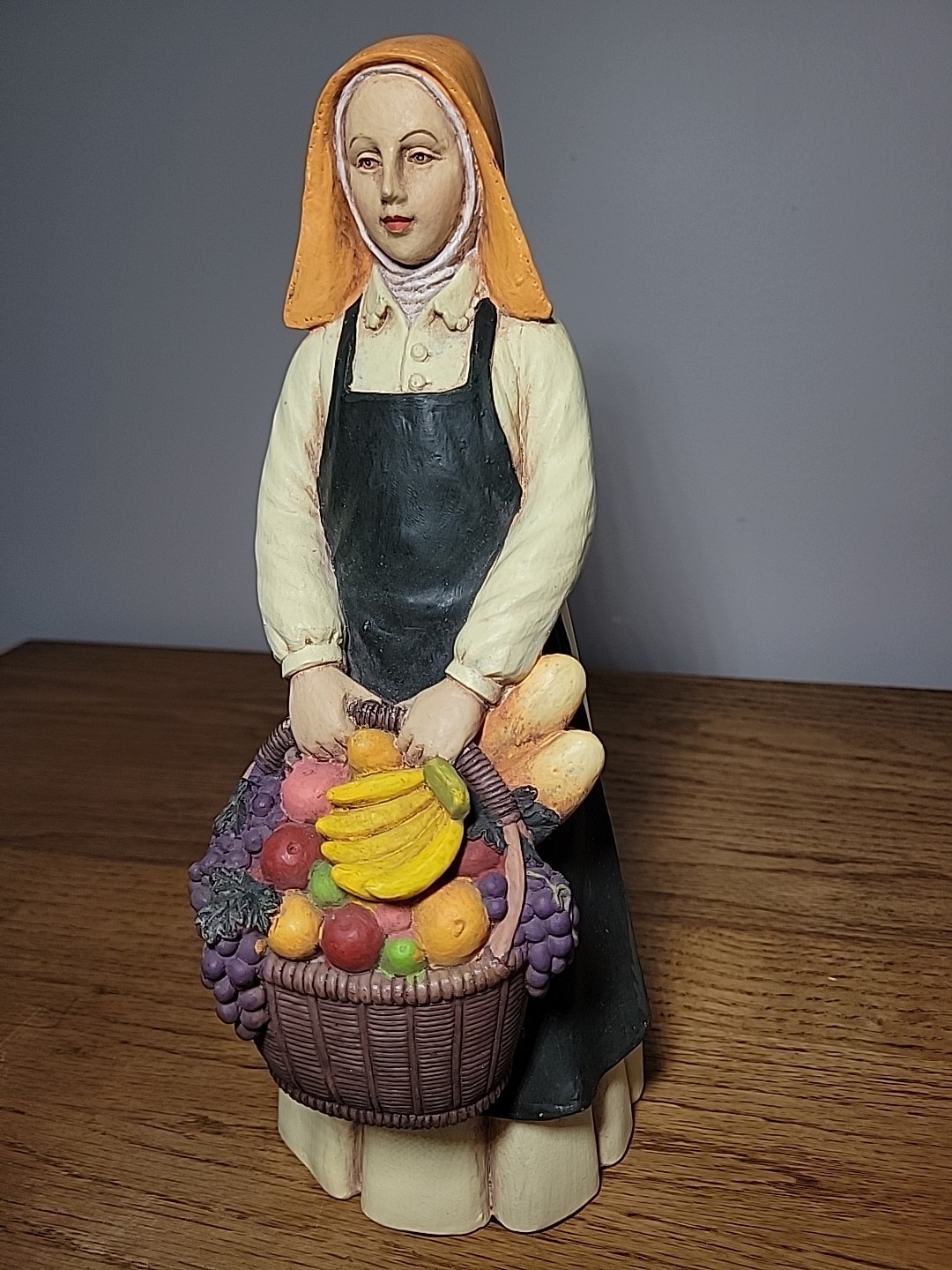 Vintage 12″ Tall Pilgrim Woman Statue Holding Fruit Basket Primitive Fall Decor
