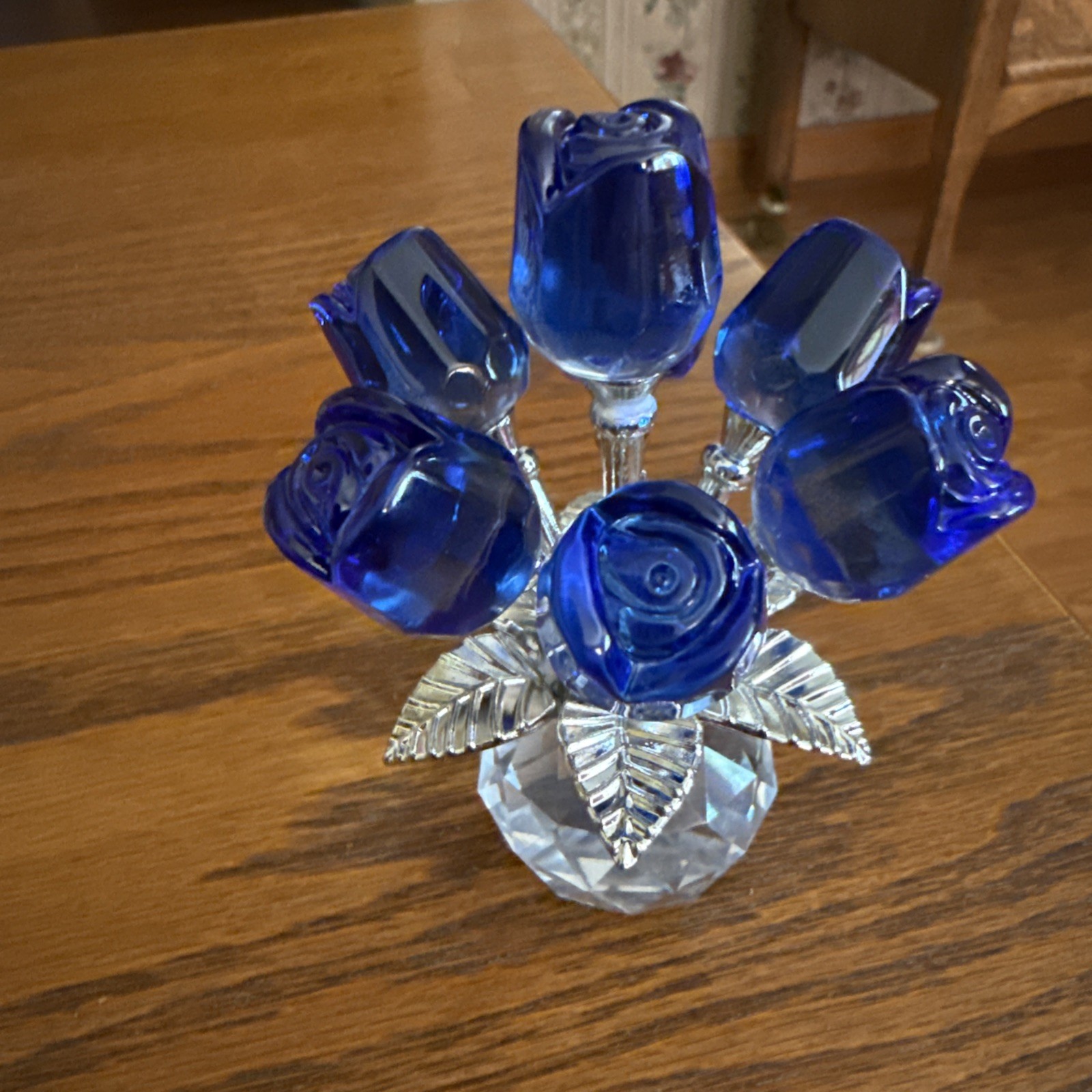“7” Handcrafted Blue Roses W/Silver Leaves Crystal Figurine Vase
