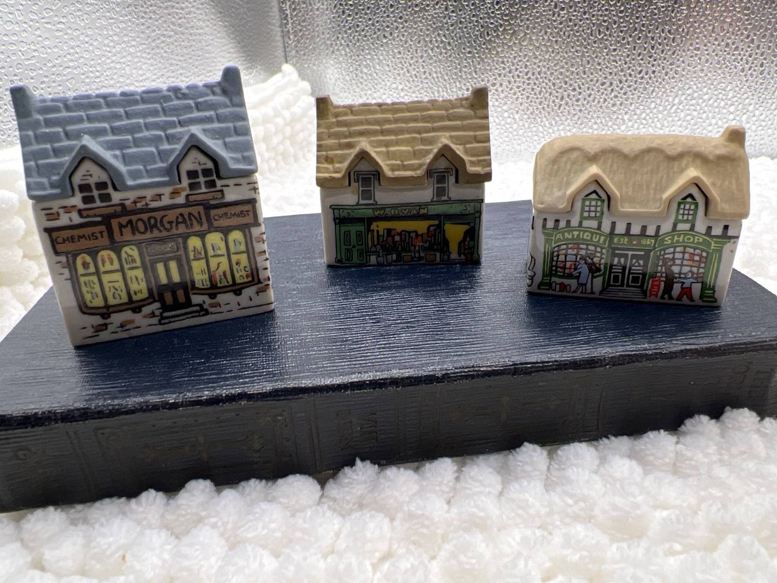 Lot Of 3 – Wade England – Whimsy on Way Morgan House , Antique Shop w Ryan (e)