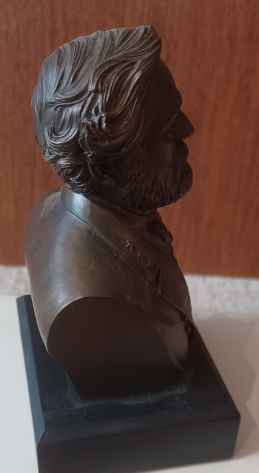 Robert E. Lee Bust Statue, 6 Inch Resin Sculpture with Antique Bronze Finish