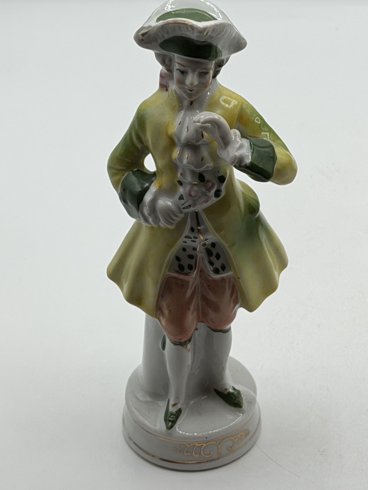 Vintage Pair of Moriyama Colonial Style Figurines Series 102