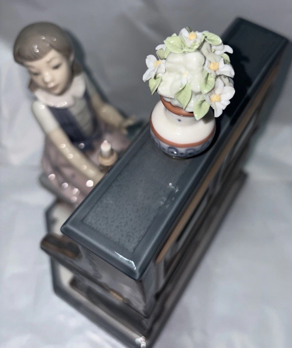Lladro “Practice Makes Perfect” Porcelain Figure #5462 *READ*
