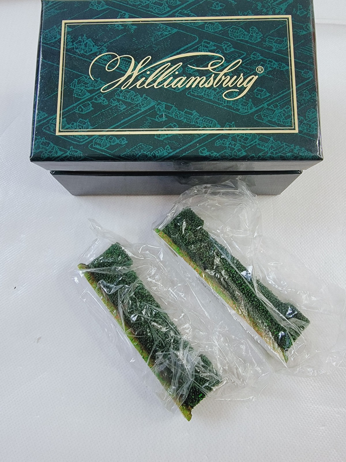 Lang & Wise Boxwood (Set Of 2) 5006030 Williamsburg Collectible NEW