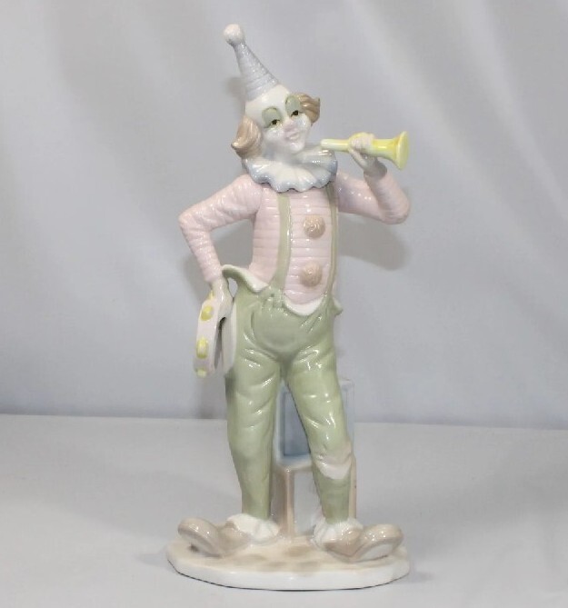 Vtg Clown Porcelain 12″H Horn Tambourine Blocks Gray Pink Yellow Figurine 1990s