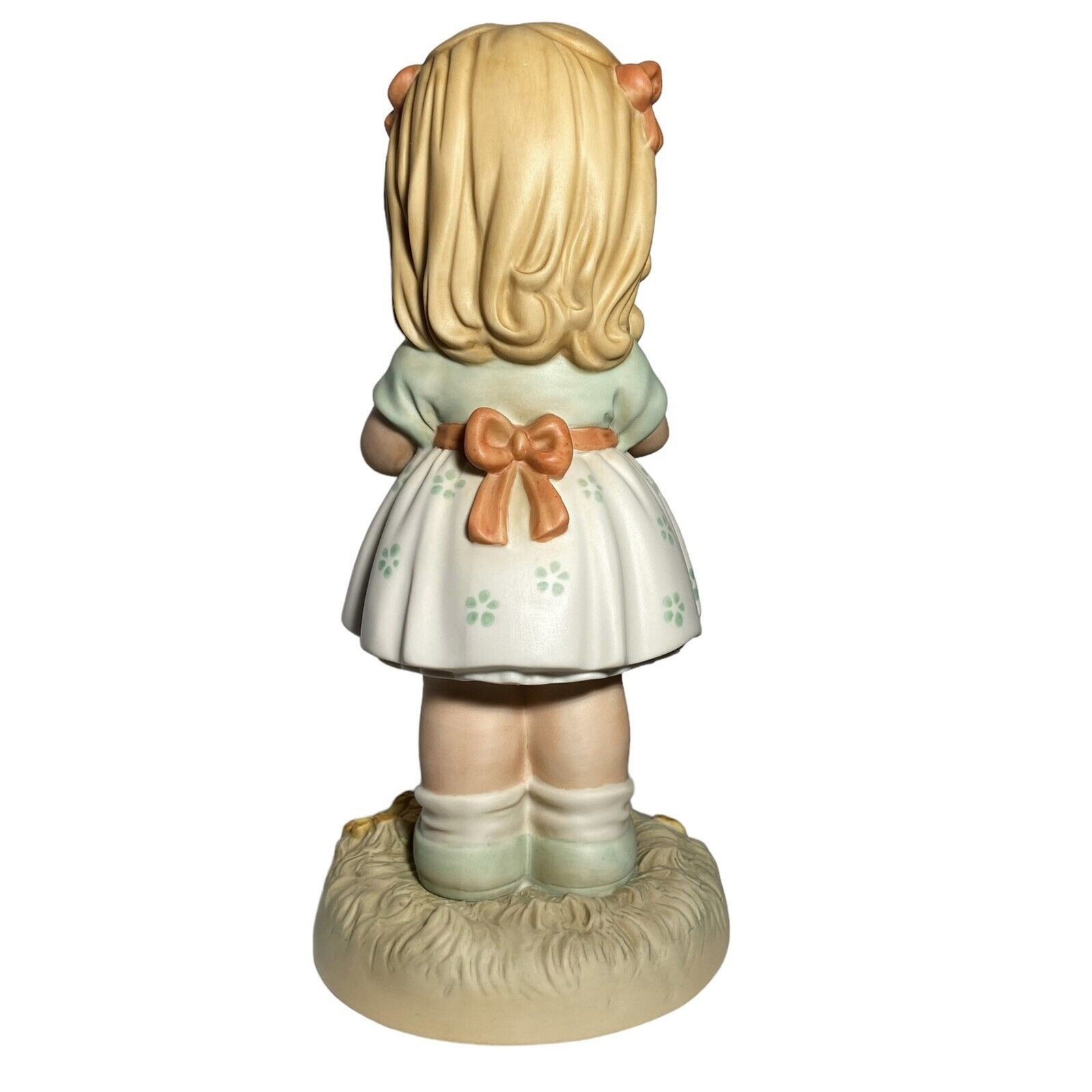 1990 Enesco Memories Of Yesterday Porcelain Girl Figurine He Loves Me 9″ #525022